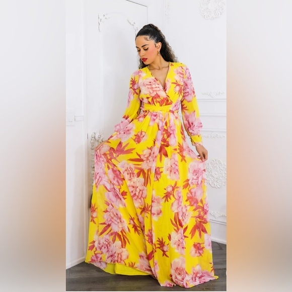 Dresses & Skirts - Floral Yellow Maxi Dress